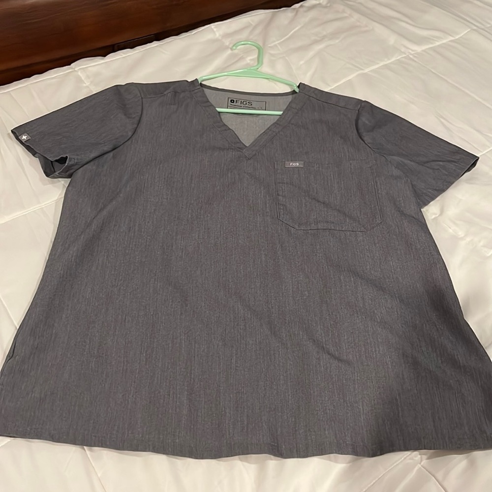 Figs Catarina One-Pocket Scrub Top, Graphite, Size Large
